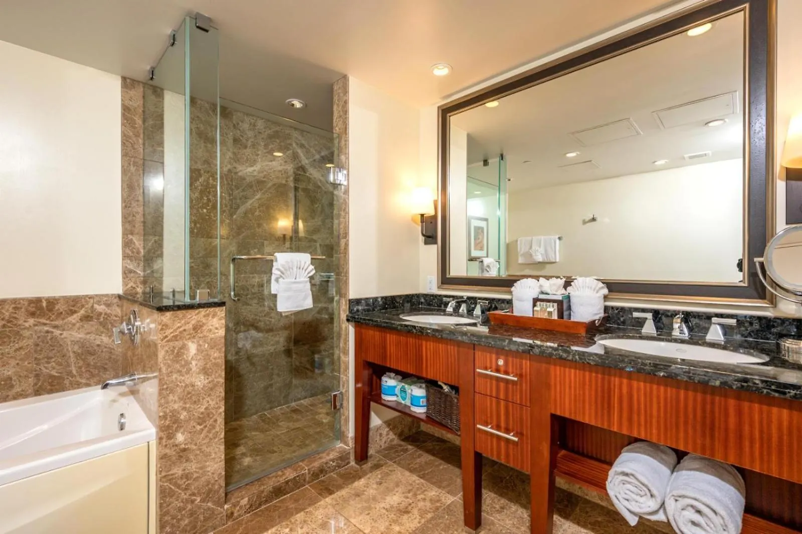 דירה קנאפאלי Spacious 4-Bedroom Honua Kai Collection - Multi Unit Listing - Same Floor - Ocean Views - 2 Free Rental Cars Hkh-52429